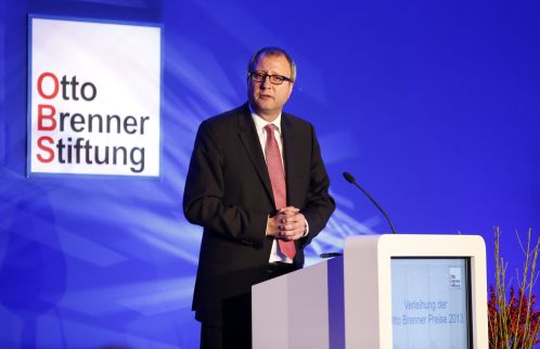 Berlin,  12.11.2013 Verleihung der Otto-Brenner-Preise 2013 im Hotel Pullmann 

C o p y r i g h t : C h r i s t i a n  v.  P o l e n t z / t r a n s i t f o t o . d e

T o r s t r a s s e 1 7 7 ,  1 0 1 1 5   B e r l i n  
T e l :  0 3 0 - 6 9 0 4 1 9 7 0 ,  F a x : 0 3 0 - 6 9 0 4 1 9 7 2
F u n k - T e l : 0 1 7 1 -8 3 4 8 9 3 9
V  e r ö f f e n t l i c h u n g  n u r  g e g e n  H o n o r a r  ( + 7 %  M W S T ) z u  d e n  a k t u e l l e n  K o n d i t i o n e n  d e r  M F M    e r l a u b t. B i t t e s c h i c k e n  S i e  u n s  e i n  B e l e g e x e m p l a r  z u